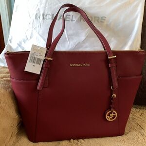 MICHAEL KORS Jet Set Large Saffiano Leather Top-Zip Tote Bag Mulberry
